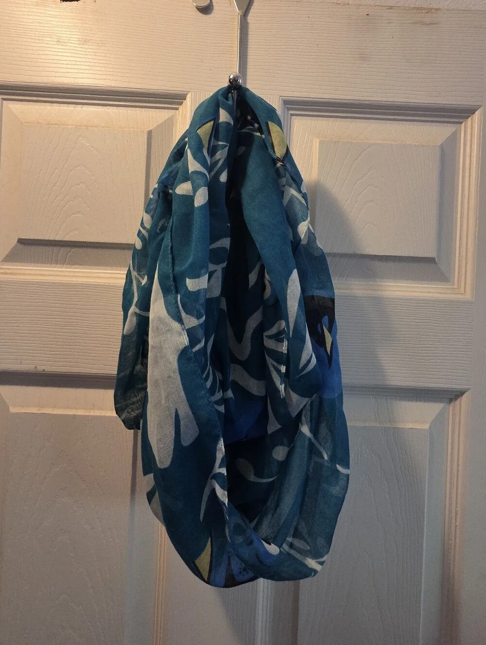Finding Dory Circle Scarf
